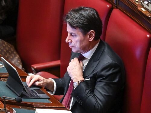 La sinistra può predicare pacifismo, perchè c'è chi guarda la realtà