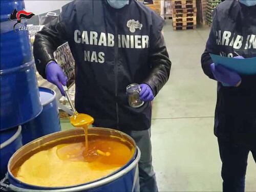 Natale, i Nas sequestrano 39 tonnellate di dolci tipici