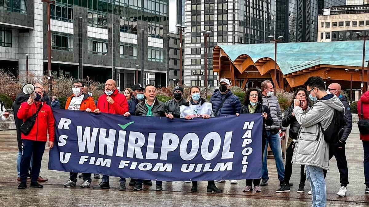 Whirlpool Napoli, due i gruppi industriali interessati al rilancio della fabbrica
