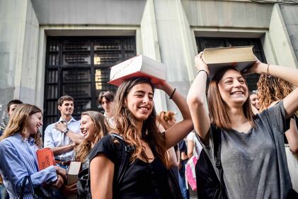 Esame maturità, le foto più belle del primo giorno 12