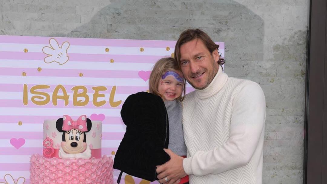 I dolci auguri di Totti alla figlia Isabel per il compleanno