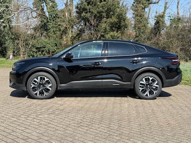 Citroen C4 X 2025: guarda la gallery del crossover coupè, anche ibrido 7