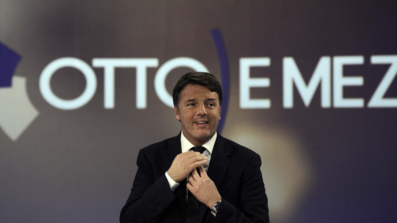 Renzi riesuma lo spread per insultare Berlusconi "Con lui mai al governo"