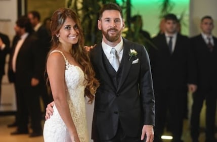 Messi dice sì alla sua Antonella: ecco le foto del lieto evento 16