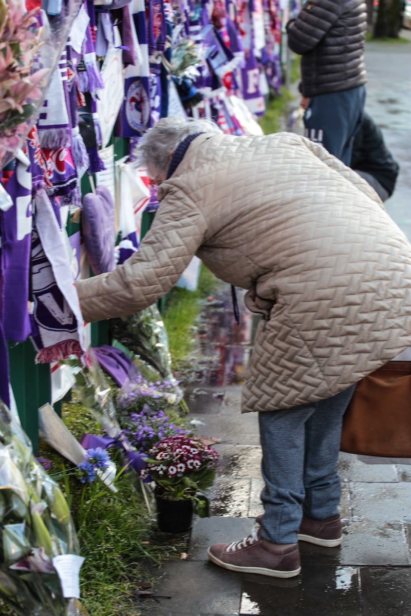 L'ultimo saluto ad Astori: i tifosi della Fiorentina in massa a Coverciano 10