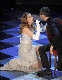 Laetitia Casta a Sanremo 15 anni dopo 16