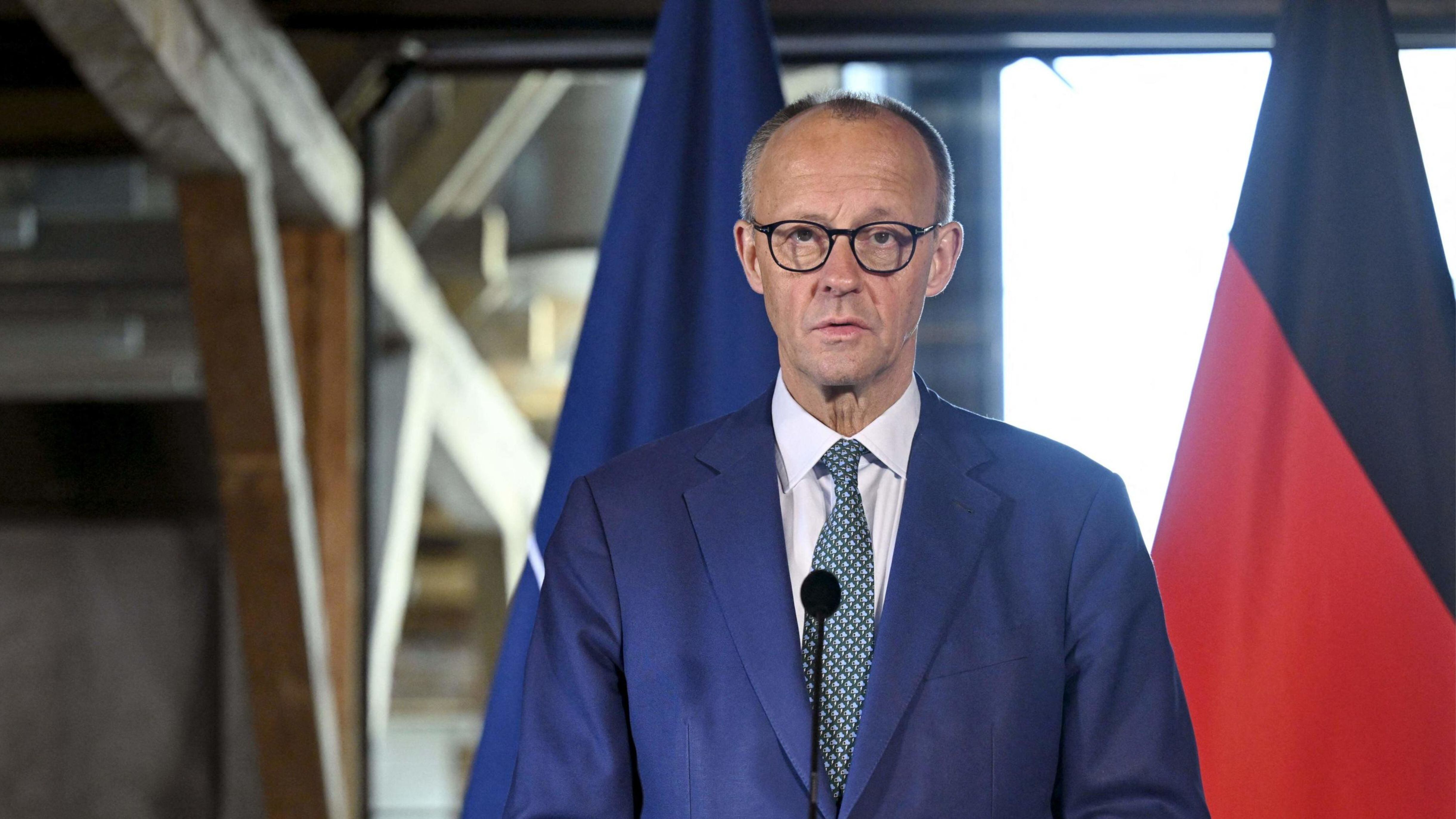 Nato: aumentare la difesa aerea del 400%. E Mosca attacca Merz: "È come Hitler"