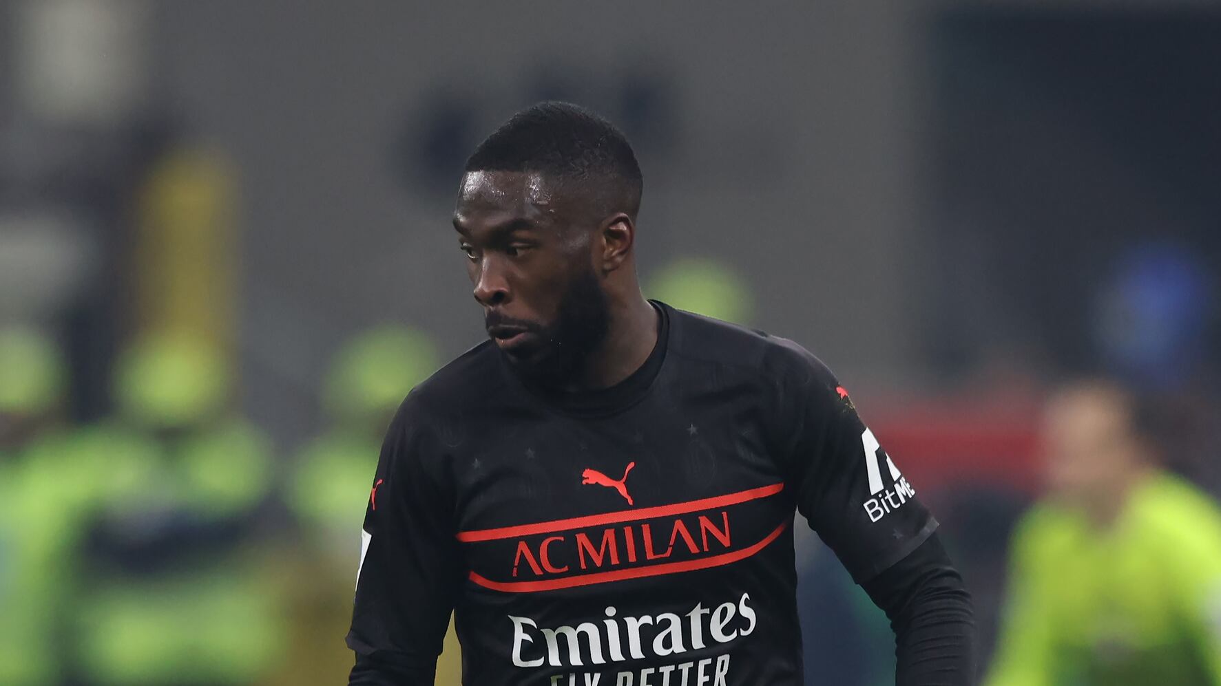 Il Milan perde Tomori. I prati "stressati" della A sempre più nel mirino