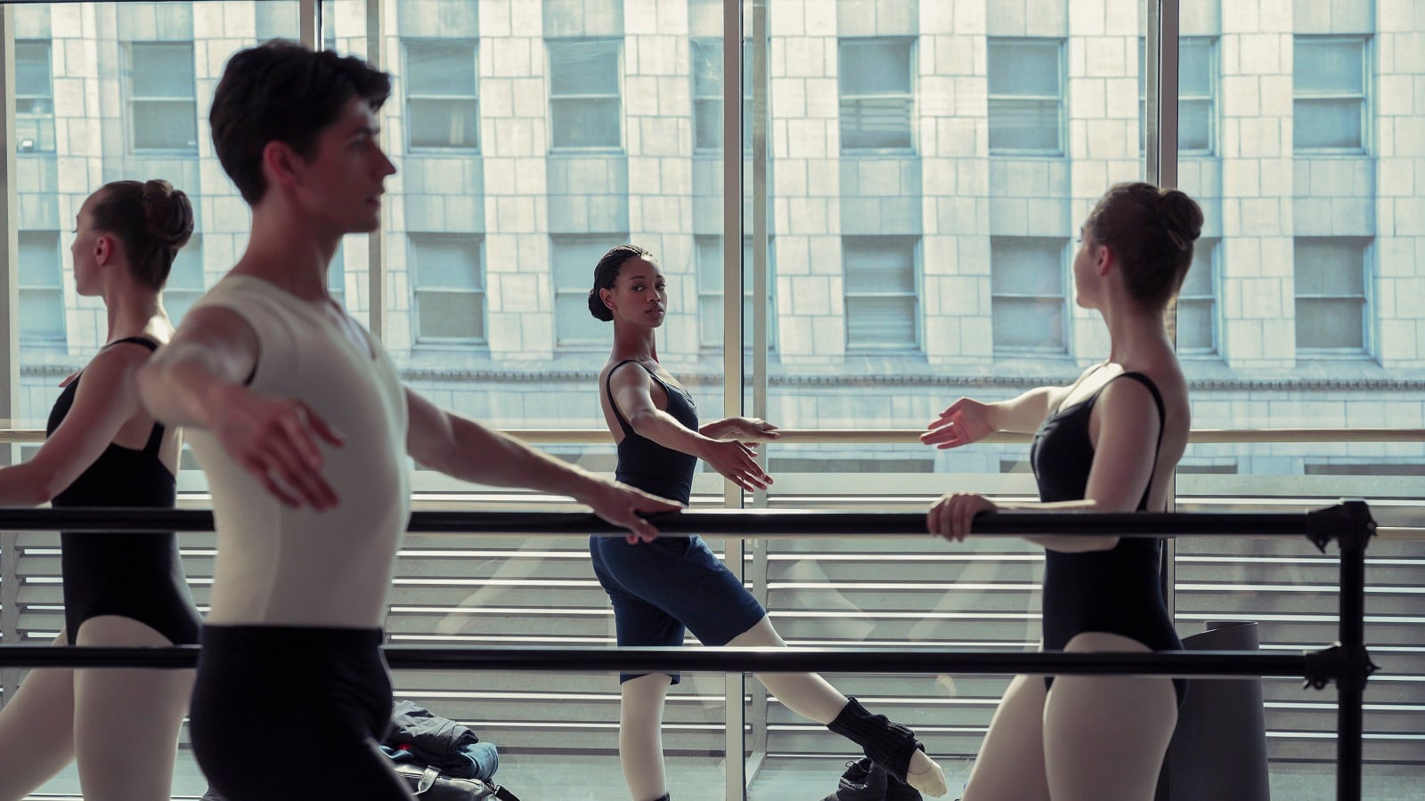 Tiny Pretty Things, la serie sulla danza fatta da veri ballerini. Ma non tutto convince