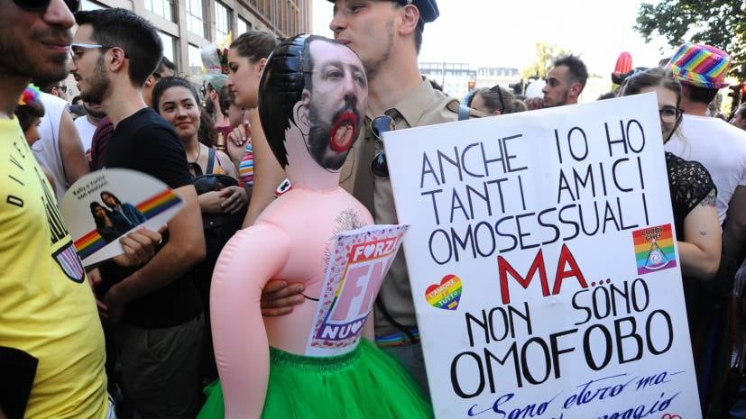 Milano Pride, sfilano anche le multinazionali