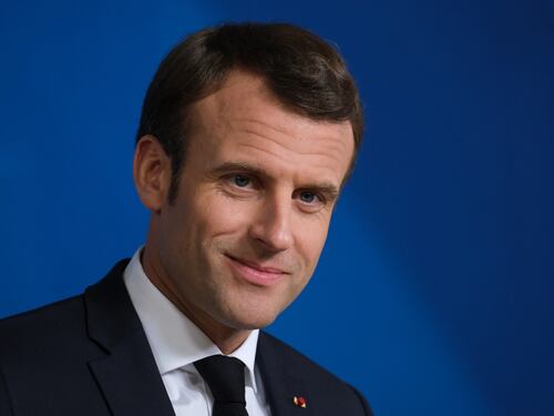 Macron nel mirino degli allevatori: "Gli orsi introdotti da lui attaccano le greggi"
