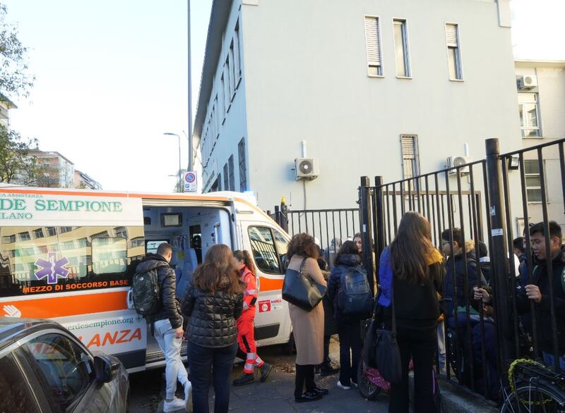 Incendio doloso in una scuola milanese 4