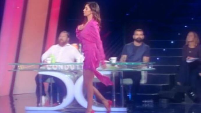 Tu si que vales, due di picche in diretta per Belen: "Non mi fa effetto"