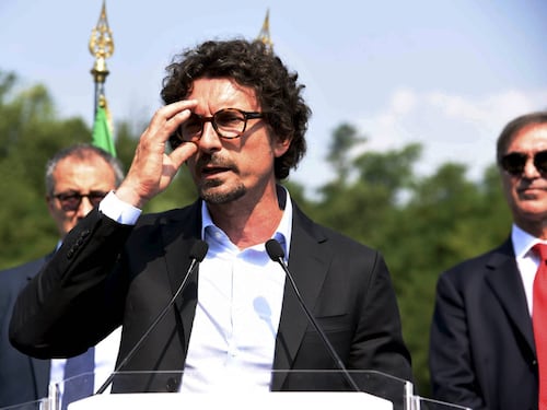Autostrade, Toninelli rilancia: "Via dall'intera rete"