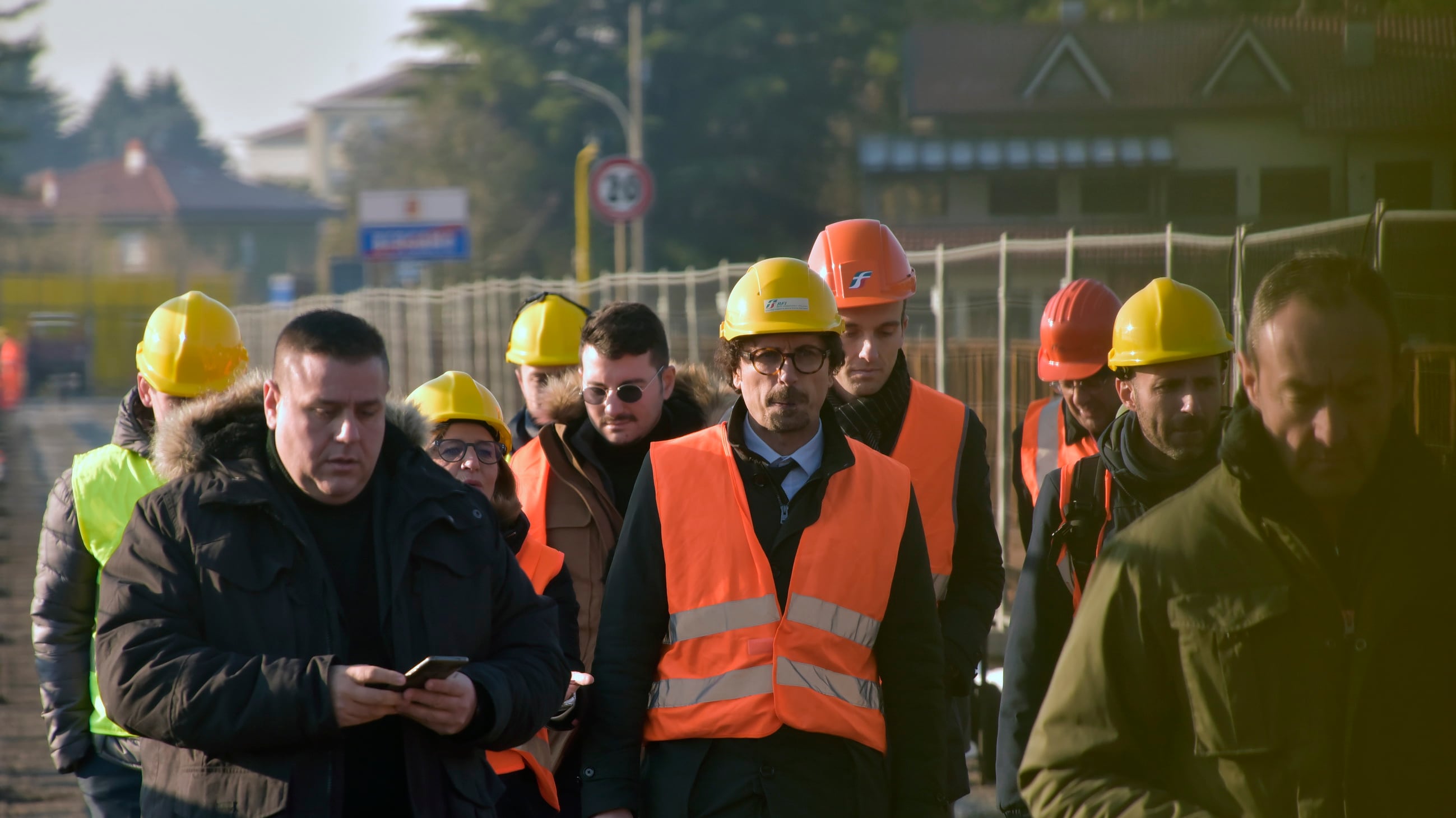 E Toninelli deraglia ancora: "Ora tre treni, un po' vecchi"