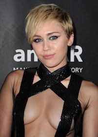 Rihanna, Miley Cyrus: sfida a colpi di nudità 3