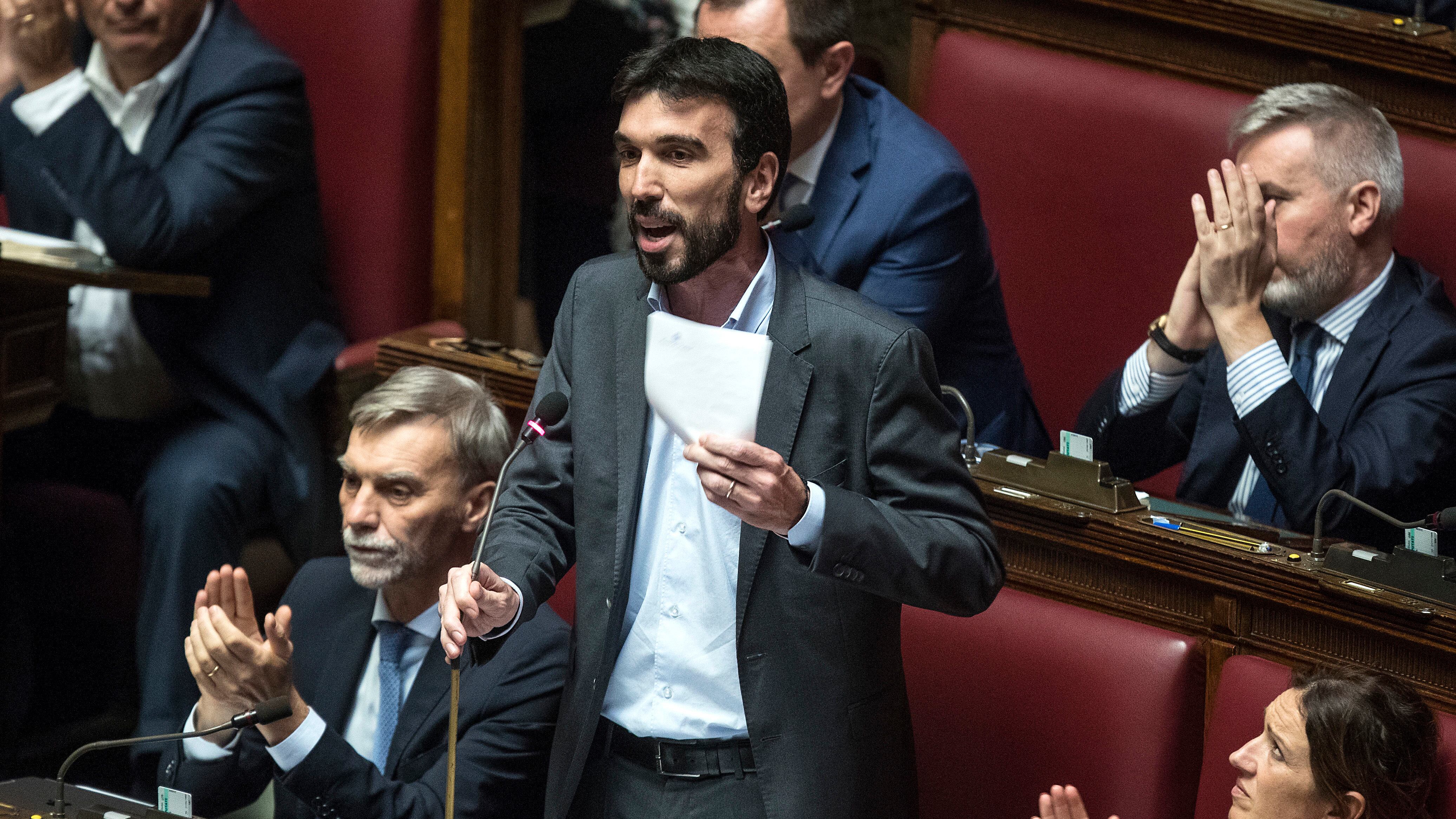 Fondi ai disabili, Salvini smaschera Martina: "Tagli quando lui era ministro"