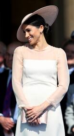 Meghan Markle solare alle celebrazioni per Carlo 1