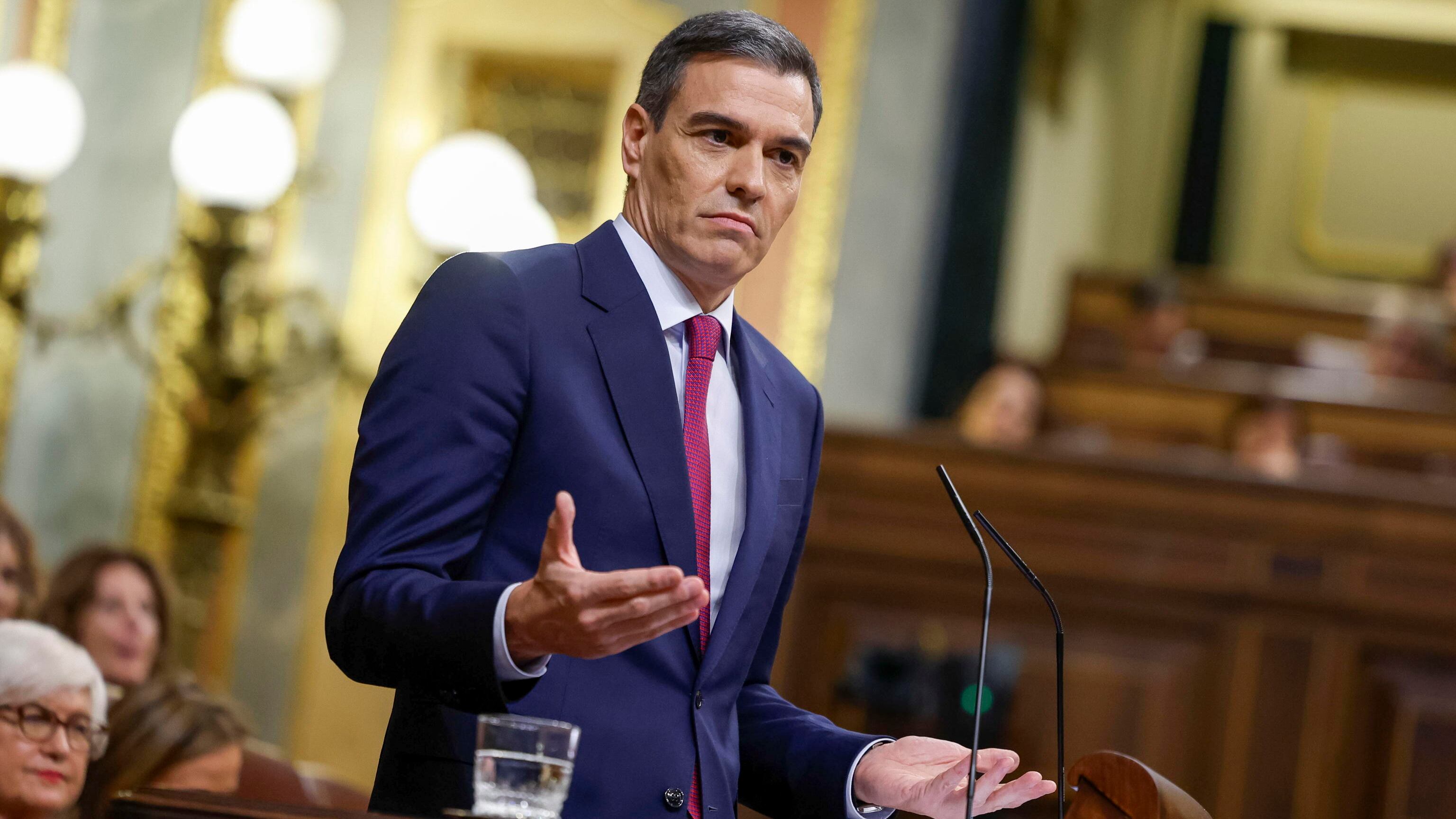 Sánchez alla prova dell'aula Pp e Vox: "Colpo di Stato"