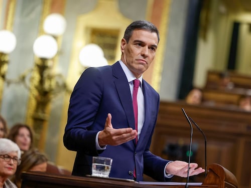 Sánchez alla prova dell'aula Pp e Vox: "Colpo di Stato"
