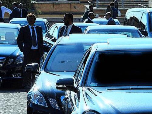 In Italia 33mila auto blu: "Il governo pubblichi i dati del censimento"