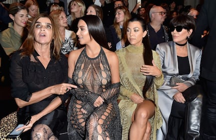 Kim Kardashian in biancheria intima alla Paris Fashion Week 24