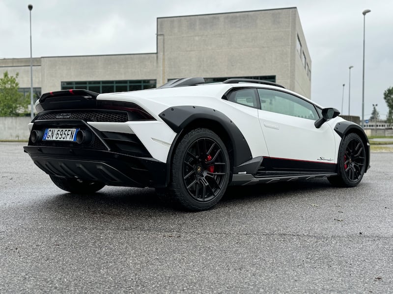 Lamborghini Huracan Sterrato: la gallery della nuova supercar Italiana da 610 CV 8