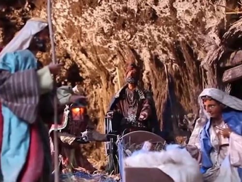 Adesso a scuola impediscono pure di fare il presepe