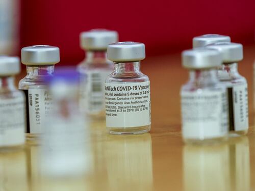 Pfizer previene anche l'infezione. La conferma dai dati israeliani