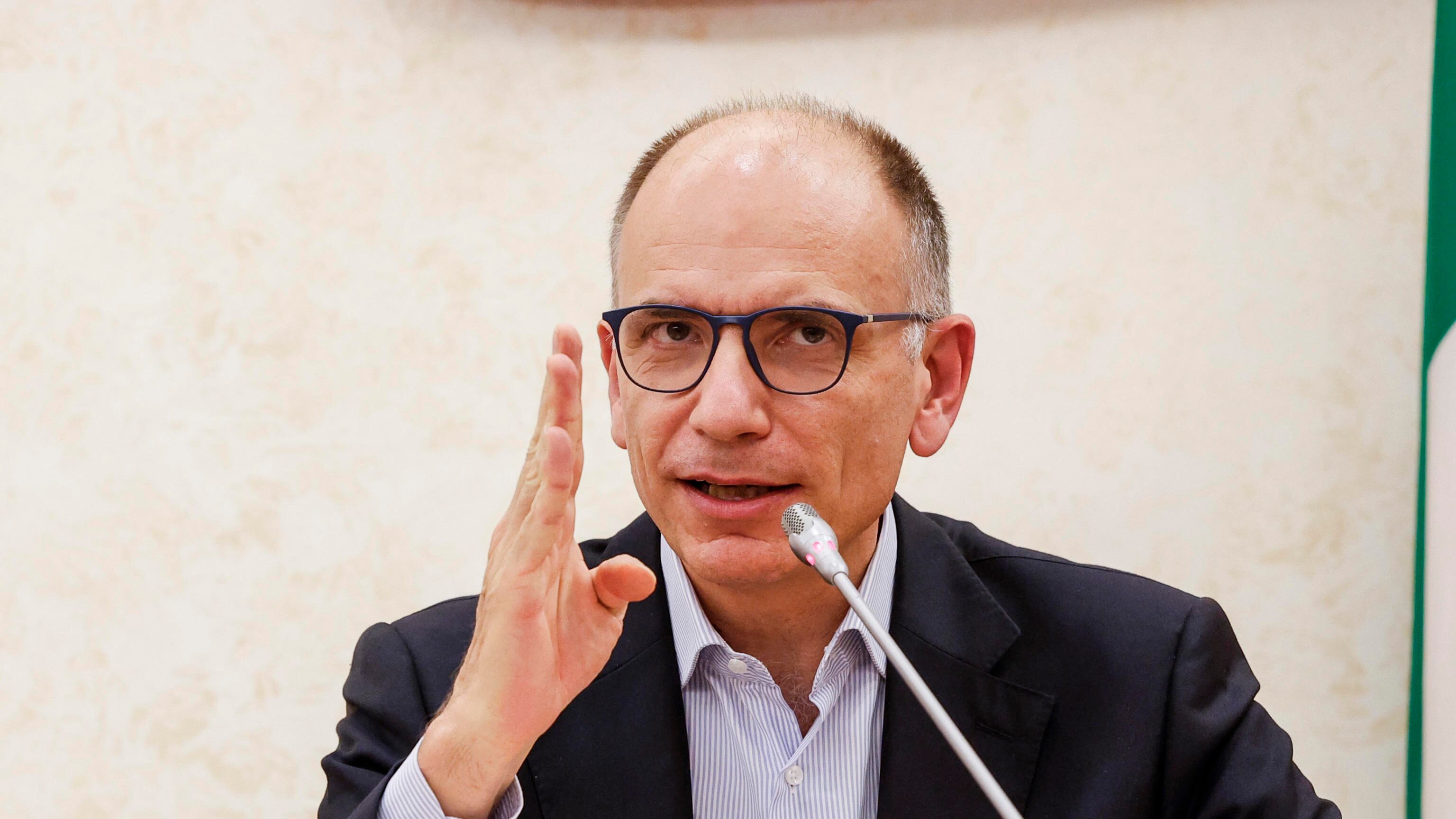 "Stop veti", "Chiudiamo oggi". Letta e Calenda alla resa dei conti