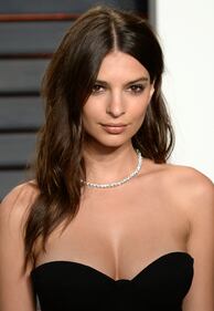Emily Ratajkowski sexy bikini per ricordare l'Italia 24
