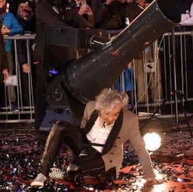 Morgan e la caduta sul red carpet di Sanremo 4
