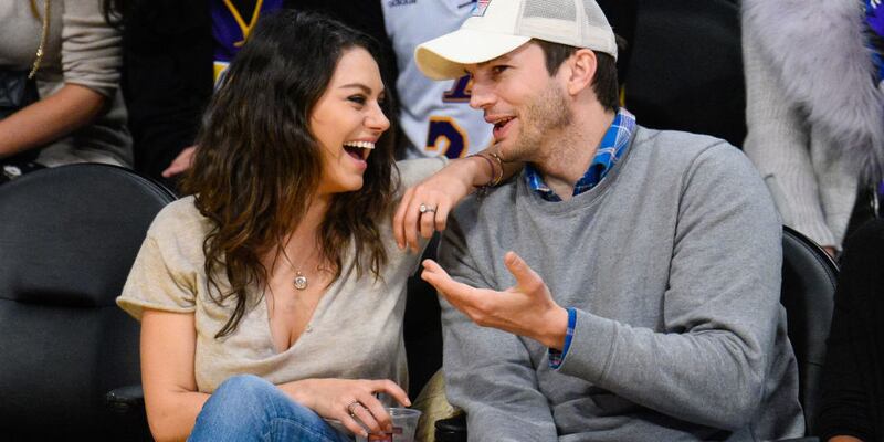 Ashton Kutcher e Mila Kunis sexy insieme 5