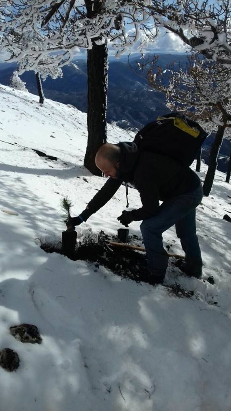 L'intervento di CasaPound sul monte Giano: "Ripristinata la scritta Dvx" 2