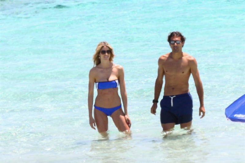 Elena Santarelli in bikini su Instagram 9