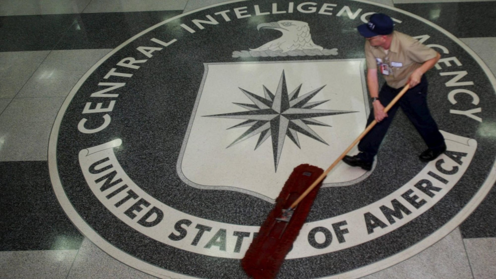 Cia, è caccia alla talpa. E i big di Silicon Valley ora giocano in difesa