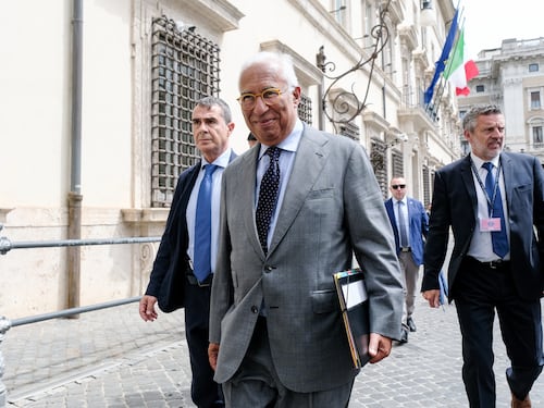 Fi stoppa i Verdi a Bruxelles. E Costa fa un assist al governo