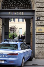 Evacuata la sede Consob di Milano 16
