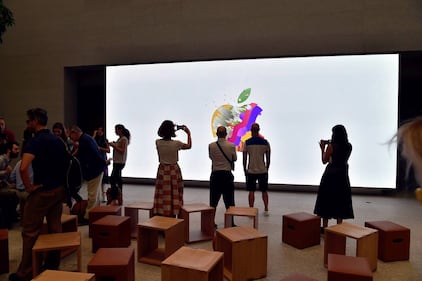 Apple, a Milano primo flagship store 13