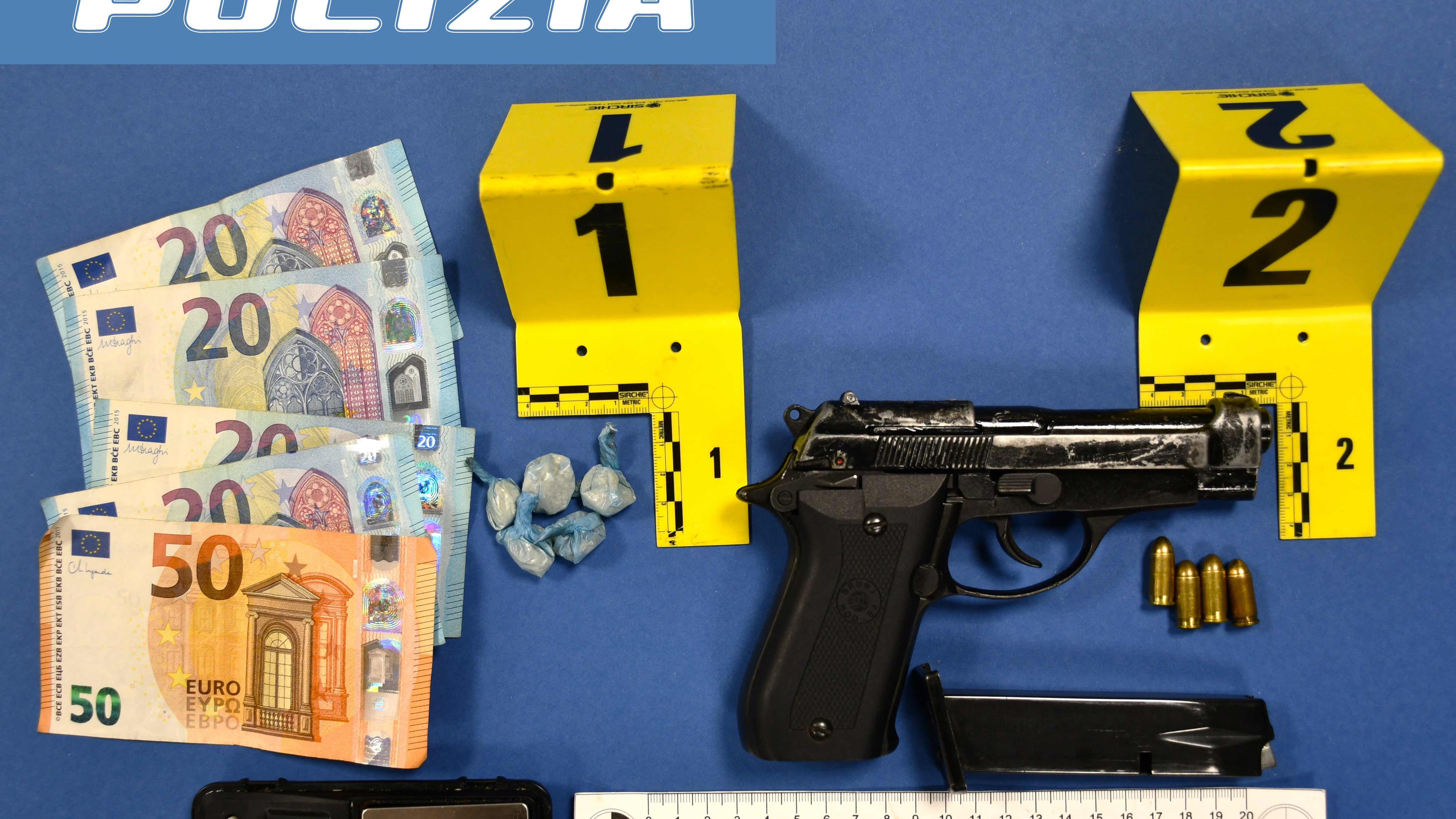 Tunisino aggredisce poliziotto, arrestato: ecco cosa aveva con sé