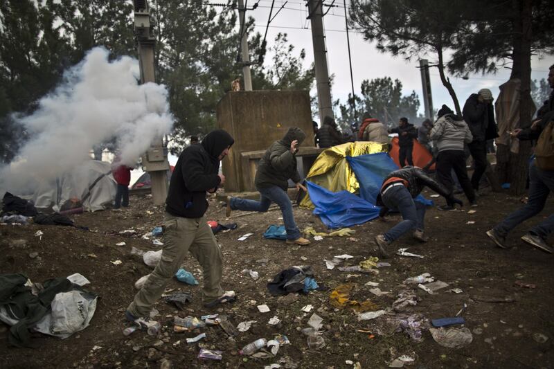 Scontri tra migranti e polizia 8