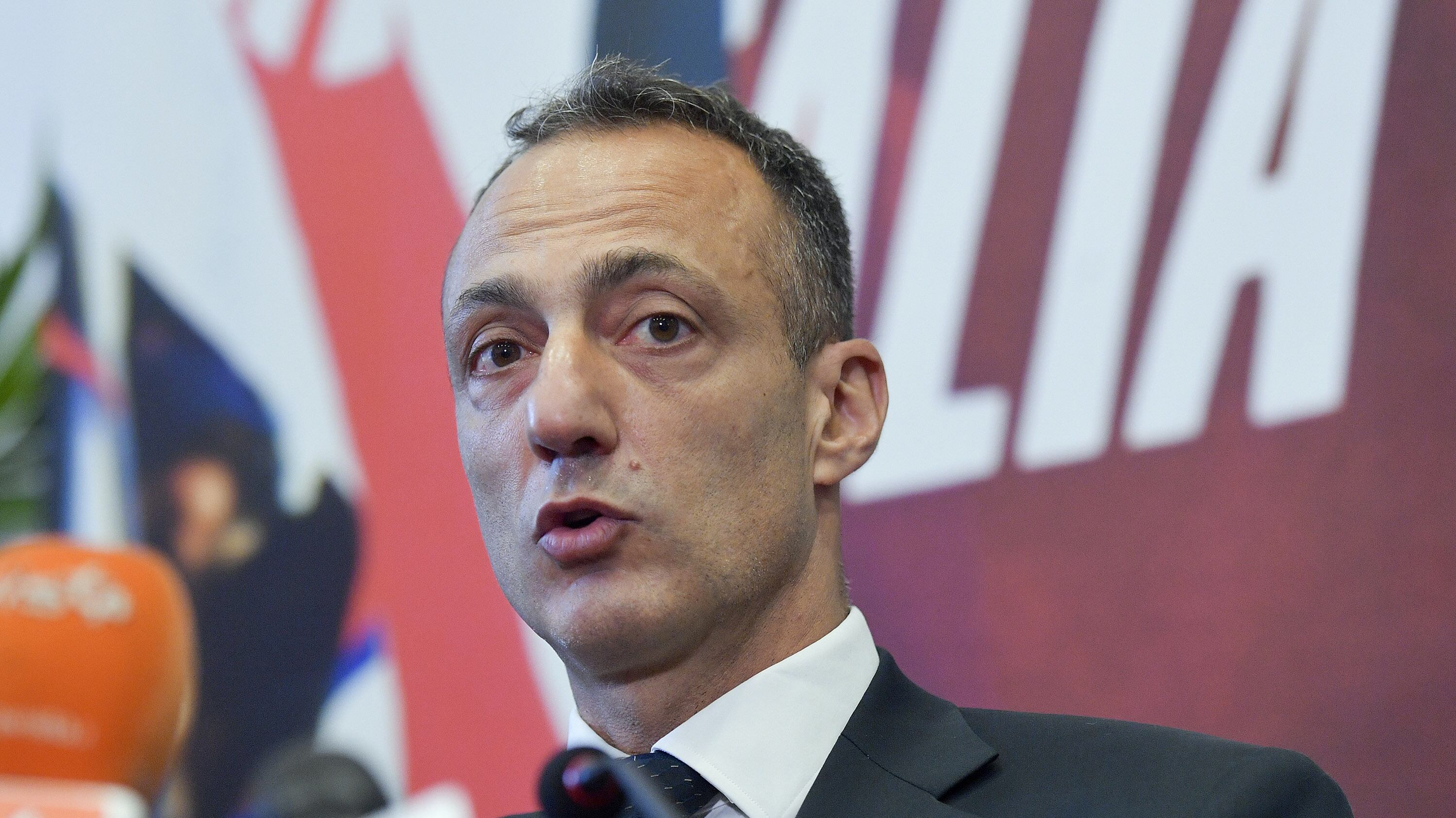 Rush finale sui candidati. E De Vito passa a Fi: "M5s è inqualificabile"