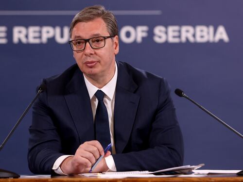 Voto in Serbia, rivince Vucic. Le opposizioni: "Irregolarità"