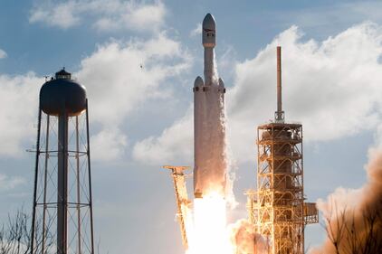 Parte il bus spaziale di Space X 7