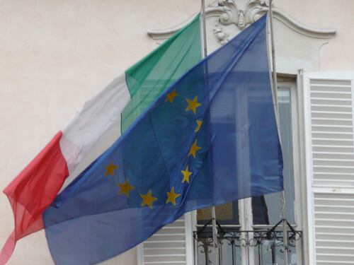 Ignorate tre sentenze, razzismo di Bruxelles contro la lingua italiana