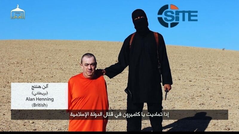 La moglie di Henning implora i militanti dell'Isis: "Liberate mio marito"