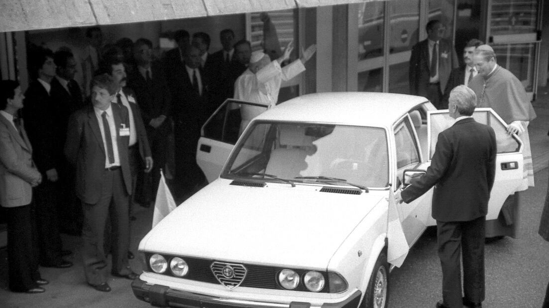 Alfa 6, l'ammiraglia del Papa nelle sue giornate a Milano