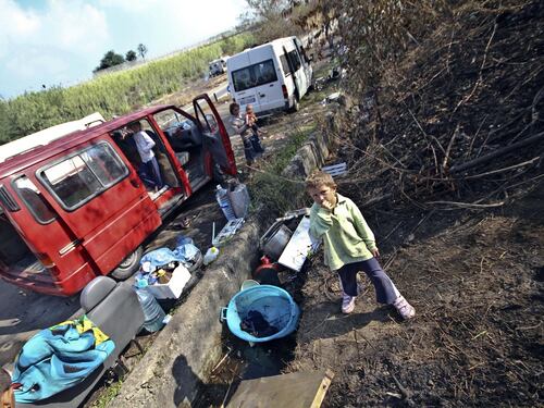 Lucca, la protesta di Forza Italia: soldi ai rom, tasse ai cittadini