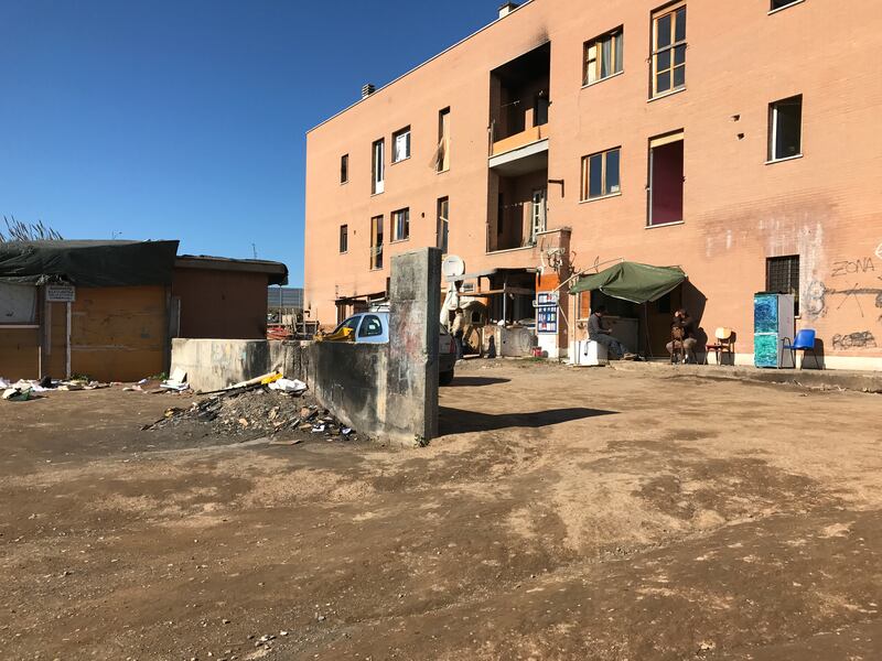 Italiani senza casa: il comune gli propone di trasferirsi in un campo rom 13