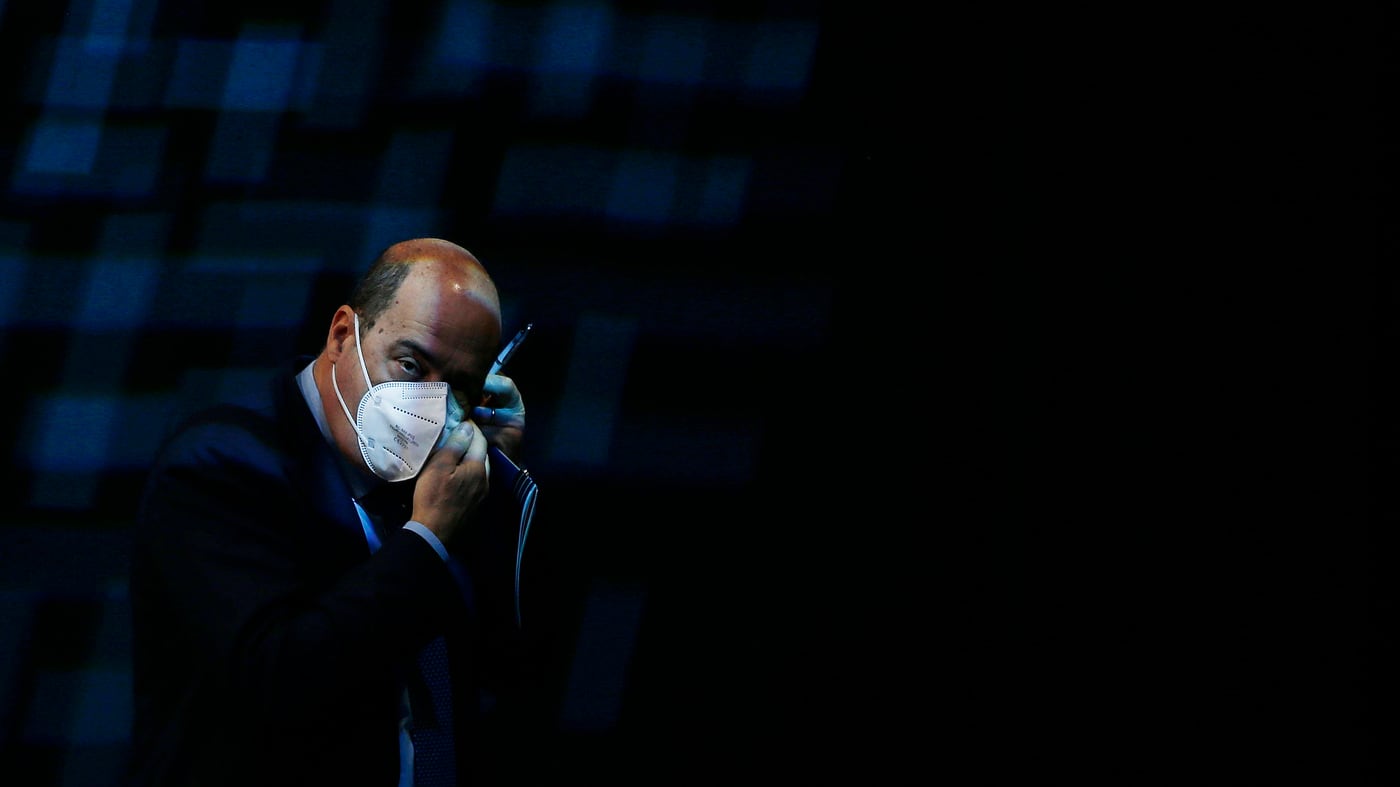 "Mi vergogno di chi parla di poltrone nel Pd": Zingaretti si dimette da segretario